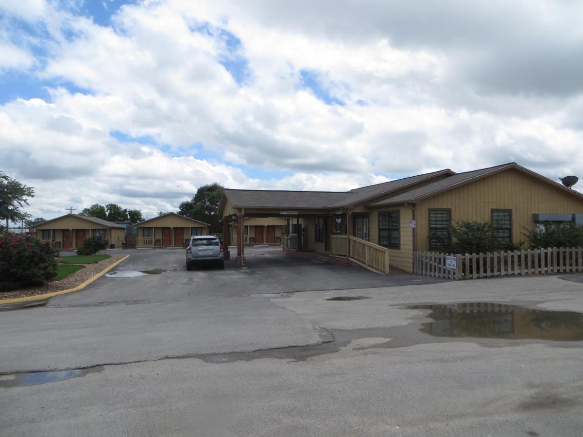 Kenedy Country Inn Exterior photo